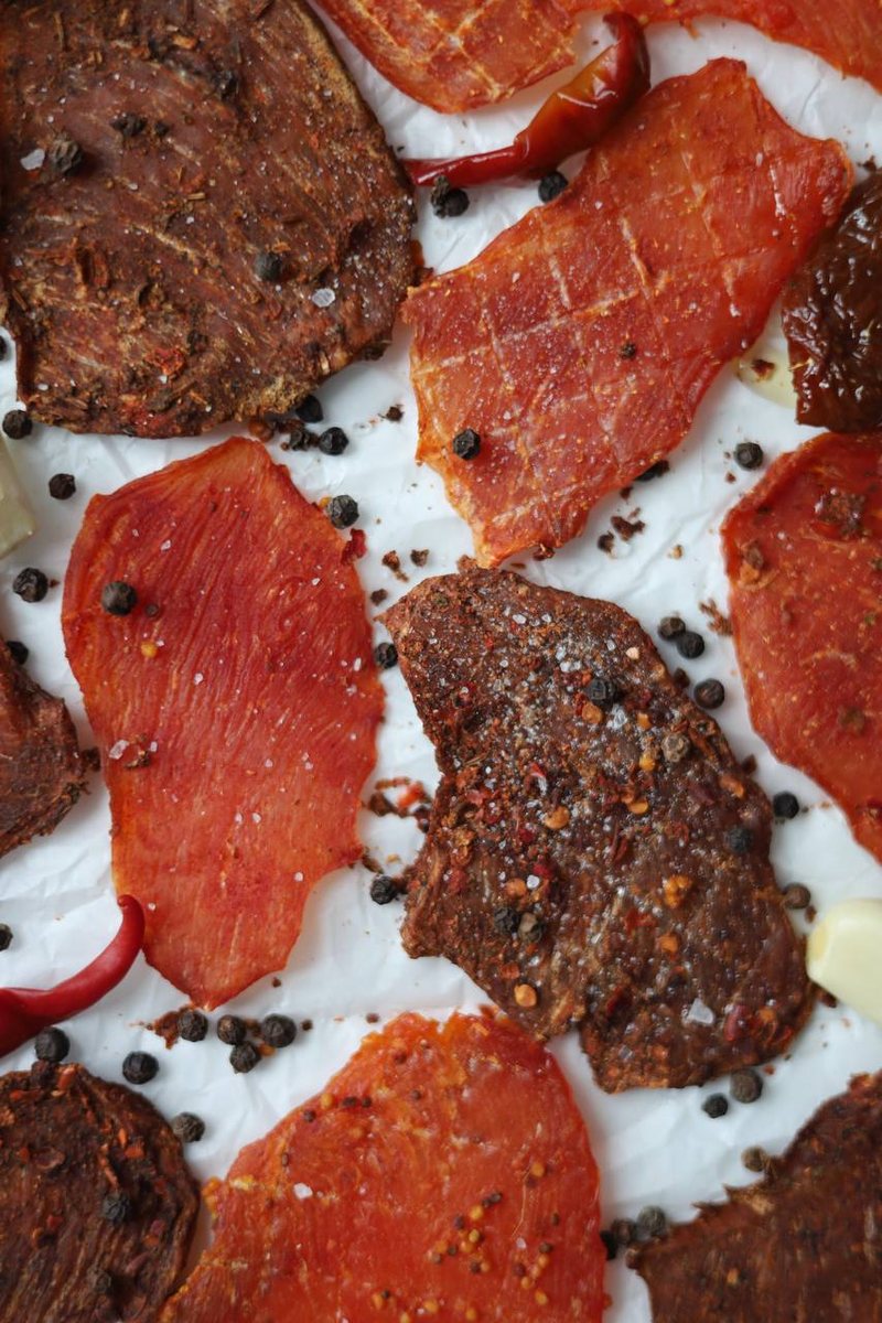 Розкладка курячих джерків різних смаків AXE Jerky